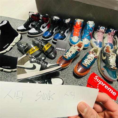 발렌시아가 트리플 S 트레이너 블랙 레드 2018 533882W09O11000 photo review