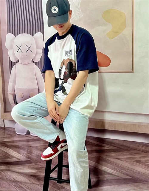 조던 1 로우 화이트 짐레드 블랙 553558-163 photo review
