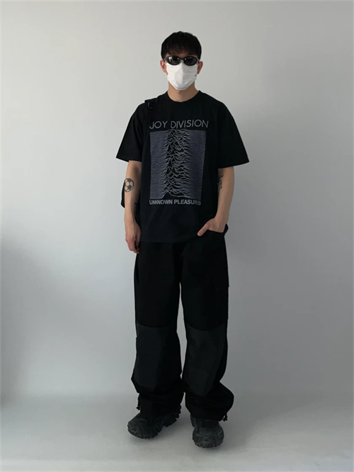 발렌시아가 디펜더 스니커즈 블랙 685613W2RA61000 photo review