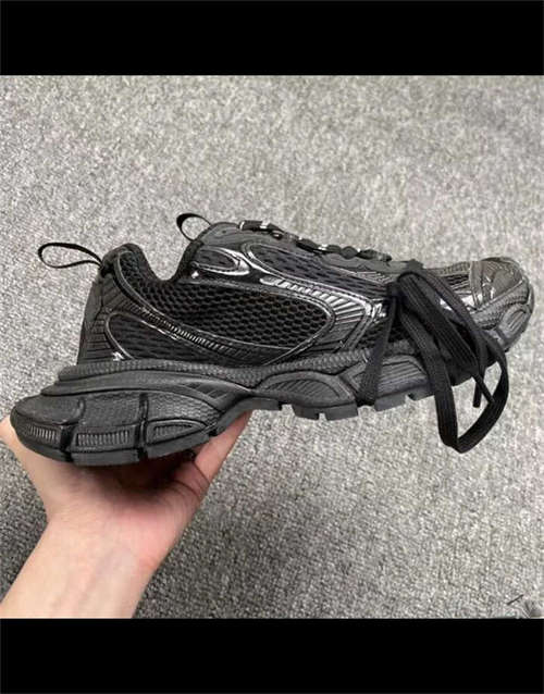 발렌시아가 3XL 스니커즈 블랙 734731W3XL11010 photo review