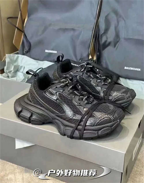 발렌시아가 3XL 스니커즈 블랙 734731W3XL11010 photo review