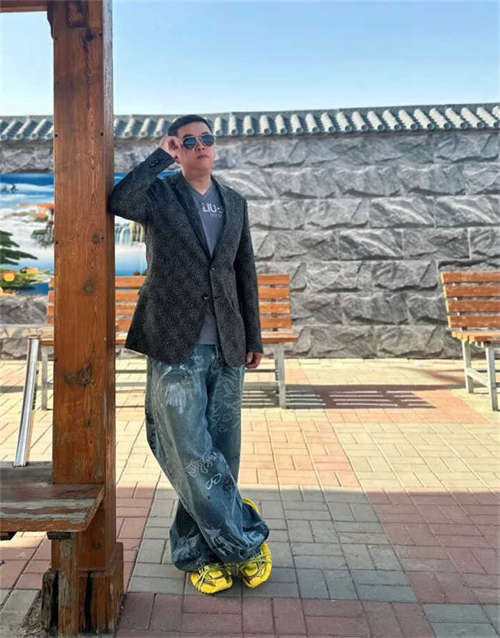 발렌시아가 3XL 스니커즈 블랙 734734W3XL11010 photo review