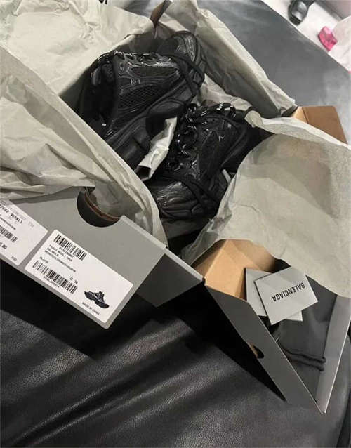 발렌시아가 3XL 뮬 블랙 742682W3XL11010 photo review