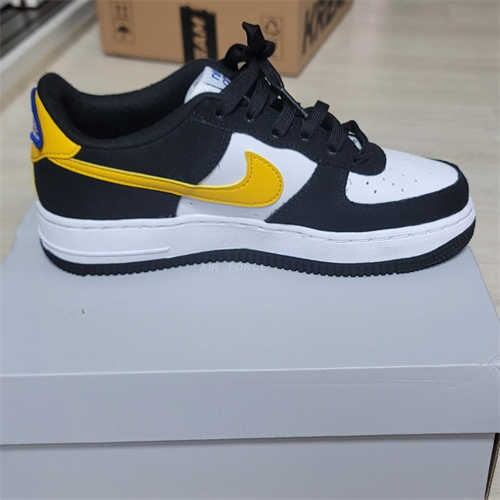 나이키 에어포스 1 LV8 애슬레틱 클럽 블랙 다크 설퍼 DH9597-002 photo review