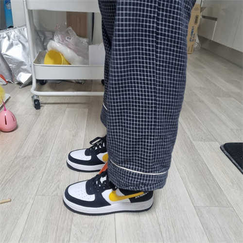 나이키 에어포스 1 LV8 애슬레틱 클럽 블랙 다크 설퍼 DH9597-002 photo review