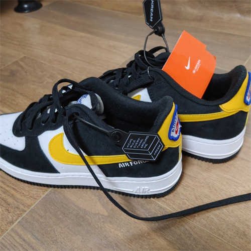나이키 에어포스 1 LV8 애슬레틱 클럽 블랙 다크 설퍼 DH9597-002 photo review